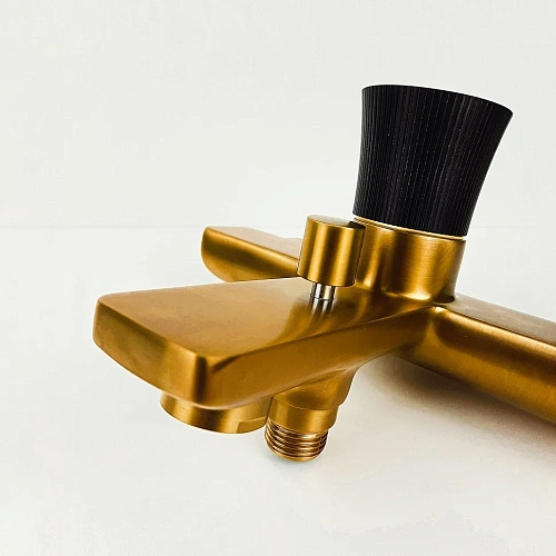 Смеситель для ванны Paini Domus 18PJ111PZ без аксессуаров, матовое золото PVD Смеситель для ванны Paini Domus 18PJ111PZ без аксессуаров, матовое золото PVD