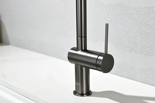 Смеситель для кухни AQUAme Cucina AQM9901GM с выдвижным изливом, металл Смеситель для кухни AQUAme Cucina AQM9901GM с выдвижным изливом, металл