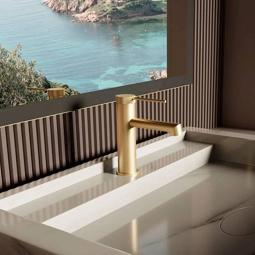 Смеситель для раковины Vincea Rim VBF-2RM1BG однорычажный, брашированное золото Смеситель для раковины Vincea Rim VBF-2RM1BG однорычажный, брашированное золото