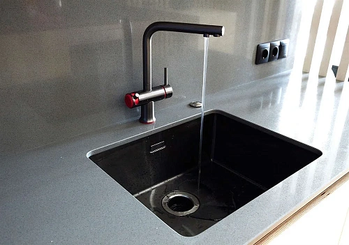 Смеситель для кухни Omoikiri Hotaru-G 4994028 Смеситель для кухни Omoikiri Hotaru-G 4994028