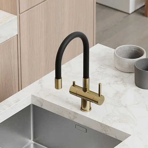 Смеситель для кухни Sancos Lucia SC4004BG под фильтр, брашированное золото Смеситель для кухни Sancos Lucia SC4004BG под фильтр, брашированное золото