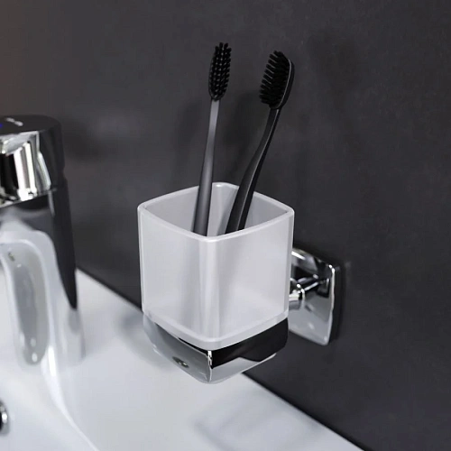 Комплект мебели AM.PM Gem S 60 BK91GC светлый дуб со смесителем для раковины и аксессуарами Комплект мебели AM.PM Gem S 60 BK91GC светлый дуб со смесителем для раковины и аксессуарами