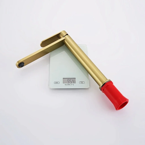 Смеситель для раковины Raglo R10.15.03, сатин золотой Смеситель для раковины Raglo R10.15.03, сатин золотой