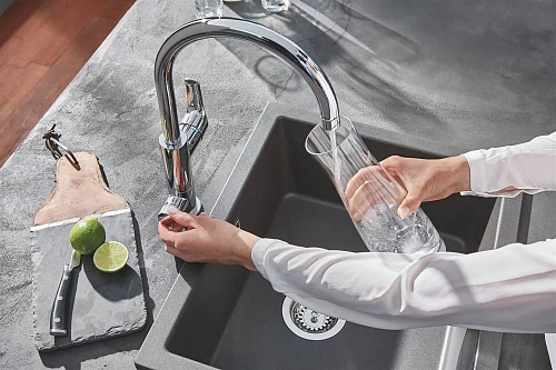 Смеситель для кухни GROHE Blue Pure Eurosmart (31722000) с функцией очистки водопроводной воды, хром Смеситель для кухни GROHE Blue Pure Eurosmart (31722000) с функцией очистки водопроводной воды, хром