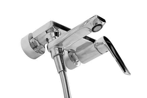 Смеситель для ванны CEZARES COMFORT-VD-01 с ручным душем, шлангом и держателем, хром Смеситель для ванны CEZARES COMFORT-VD-01 с ручным душем, шлангом и держателем, хром