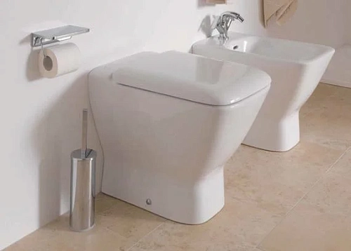 Биде напольное Laufen Palace New 3270.1 (8.3270.1.000.302.1) Биде напольное Laufen Palace New 3270.1 (8.3270.1.000.302.1)