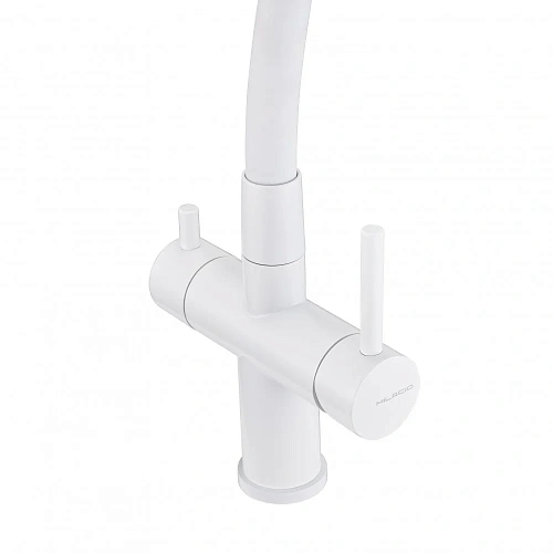 Смеситель для кухни Milacio Ultra 560 (MCU.560.WH) под фильтр, белый матовый Смеситель для кухни Milacio Ultra 560 (MCU.560.WH) под фильтр, белый матовый