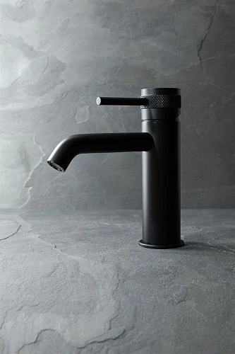 Смеситель для раковины Allen Brau Priority 5.31A01-31 черный матовый Смеситель для раковины Allen Brau Priority 5.31A01-31 черный матовый