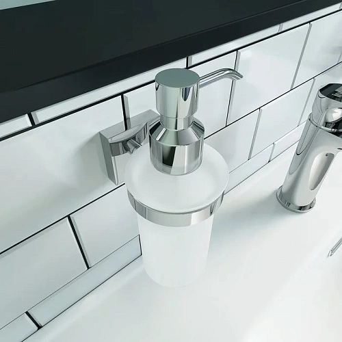 Дозатор жидкого мыла IDDIS Edifice матовое стекло (EDIMBG0i46) Дозатор жидкого мыла IDDIS Edifice матовое стекло (EDIMBG0i46)