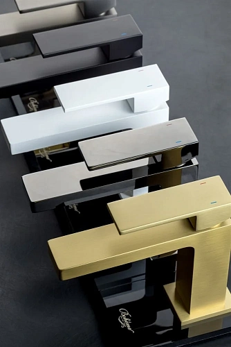 Смеситель для раковины Boheme Qubic Shinny Gun Metal 471-SGM Смеситель для раковины Boheme Qubic Shinny Gun Metal 471-SGM