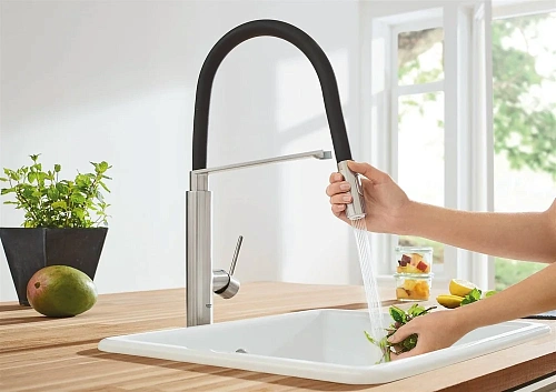 Смеситель для кухни GROHE Concetto с профессиональной лейкой, суперсталь/черный (31491DC0) Смеситель для кухни GROHE Concetto с профессиональной лейкой, суперсталь/черный (31491DC0)