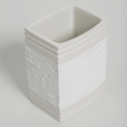 Стакан WasserKRAFT Main K-4728 белый Стакан WasserKRAFT Main K-4728 белый