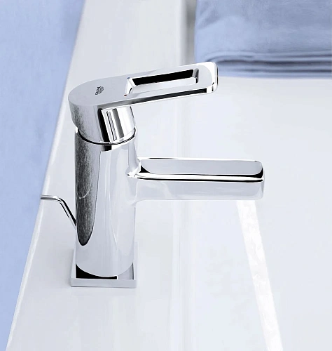 Смеситель для раковины Grohe Quadra с донным клапаном, хром (32631000) Смеситель для раковины Grohe Quadra с донным клапаном, хром (32631000)