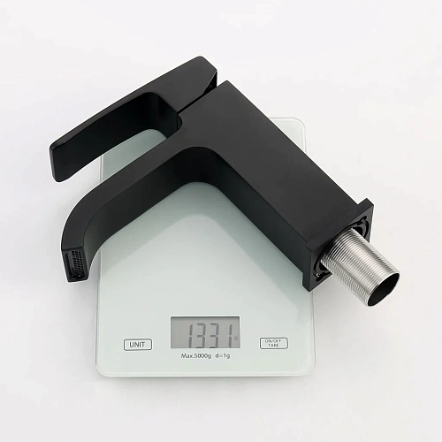 Смеситель для раковины Raglo R02.10.06, черный Смеситель для раковины Raglo R02.10.06, черный