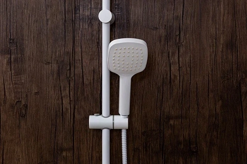 Душевая система Orange Aristo M19-944w с изливом, белый Душевая система Orange Aristo M19-944w с изливом, белый