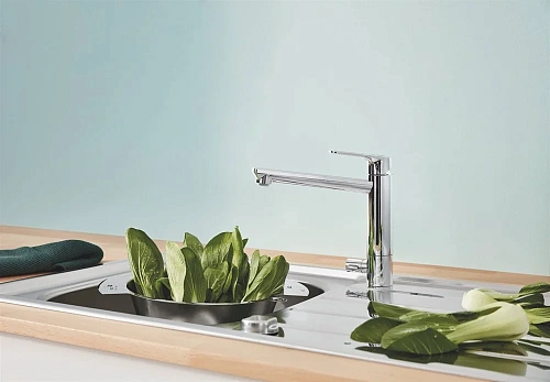 Смеситель для кухни GROHE BauLoop с запорным вентилем, средний излив, хром (31713000) Смеситель для кухни GROHE BauLoop с запорным вентилем, средний излив, хром (31713000)