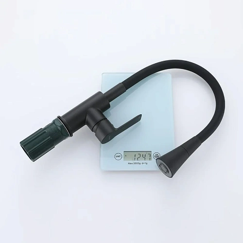 Смеситель для кухни Splenka S06.43.06 с гибким изливом, черный Смеситель для кухни Splenka S06.43.06 с гибким изливом, черный