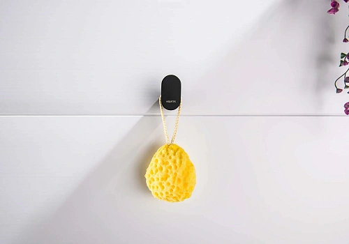 Крючок Aquatek ЛИРА AQ4425MB черный матовый Крючок Aquatek ЛИРА AQ4425MB черный матовый