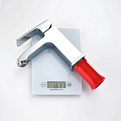 Смеситель для раковины Raglo R01.12 с гигиеническим душем, хром Смеситель для раковины Raglo R01.12 с гигиеническим душем, хром