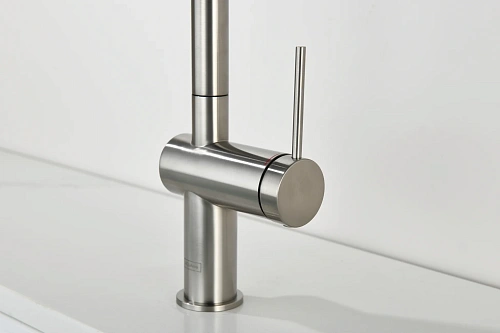 Смеситель для кухни AQUAme Cucina AQM9901BN с выдвижным изливом,никель шлифованный Смеситель для кухни AQUAme Cucina AQM9901BN с выдвижным изливом,никель шлифованный