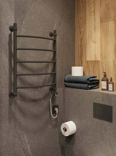 Полотенцесушитель электрический EWRIKA Сафо D 70х50 R, чёрный матовый 465641 Полотенцесушитель электрический EWRIKA Сафо D 70х50 R, чёрный матовый 465641