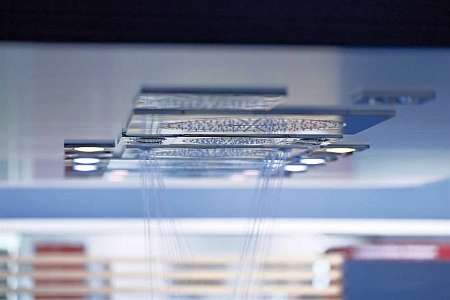 Верхний душ GROHE F-digital deluxe, хром (27865000) со встроенным источником света Верхний душ GROHE F-digital deluxe, хром (27865000) со встроенным источником света