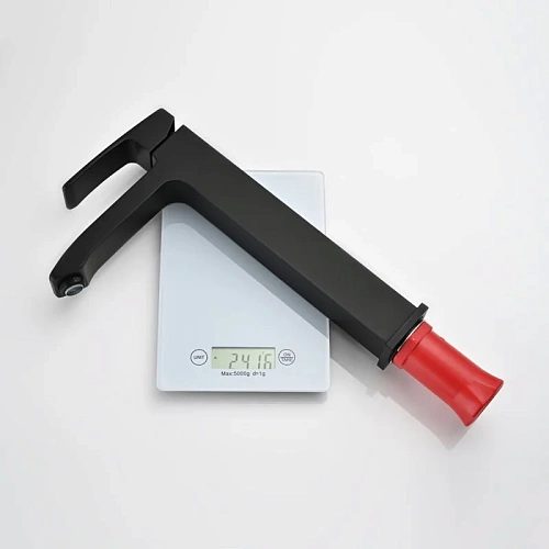 Смеситель для раковины Raglo R01.15.06, черный Смеситель для раковины Raglo R01.15.06, черный