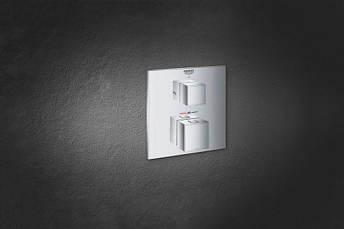 Смеситель для душа GROHE Grohtherm Cube с переключателем на 2 положения верхний/Душевая лейка, хром 24154000 Смеситель для душа GROHE Grohtherm Cube с переключателем на 2 положения верхний/Душевая лейка, хром 24154000