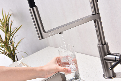 Смеситель для кухни Paulmark TORNADO вороненая сталь To213402-GM Смеситель для кухни Paulmark TORNADO вороненая сталь To213402-GM