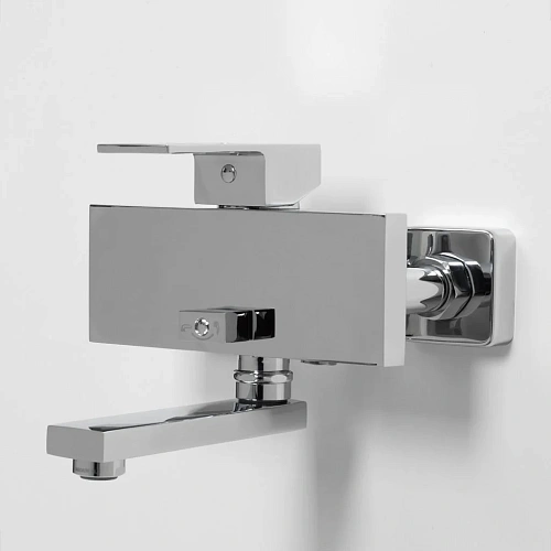Смеситель для ванны WasserKRAFT Alme 1501 хром Смеситель для ванны WasserKRAFT Alme 1501 хром