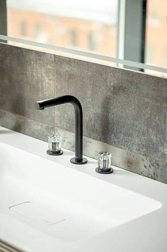 Смеситель для раковины Boheme ELEGANTE BLACK 152-B-EL Смеситель для раковины Boheme ELEGANTE BLACK 152-B-EL