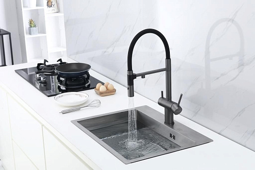 Смеситель для кухни Paulmark Gravity вороненая сталь Gr213888-GM Смеситель для кухни Paulmark Gravity вороненая сталь Gr213888-GM