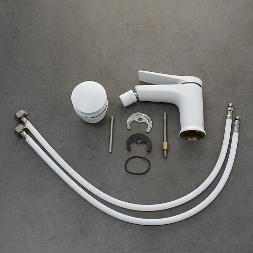 Смеситель для биде Lemark Bronx LM3708MW, белый/матовый Смеситель для биде Lemark Bronx LM3708MW, белый/матовый