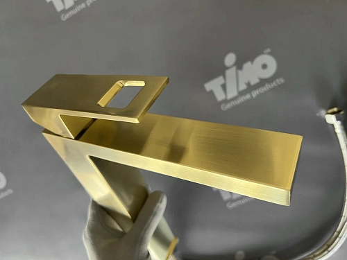 Смеситель для раковины Timo Briana 7111/17F золото матовое Смеситель для раковины Timo Briana 7111/17F золото матовое