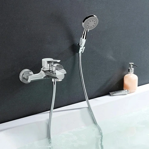 Смеситель для ванны Paini Messina MECR111 без аксессуаров, хром Смеситель для ванны Paini Messina MECR111 без аксессуаров, хром