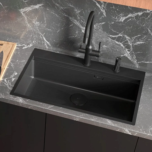 Кухонная мойка Lemark IORDANA 780 из нержавеющей стали с аксессуарами в комплекте: ролл-мат, коландер, разделочная доска, черный матовый 9932120 Кухонная мойка Lemark IORDANA 780 из нержавеющей стали с аксессуарами в комплекте: ролл-мат, коландер, разделочная доска, черный матовый 9932120