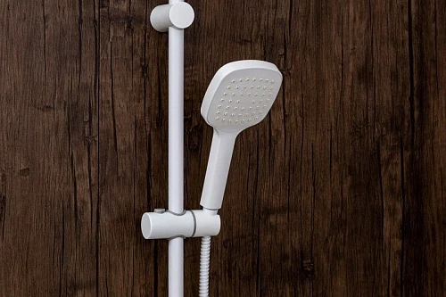 Душевая система Orange Aristo M19-944w с изливом, белый Душевая система Orange Aristo M19-944w с изливом, белый