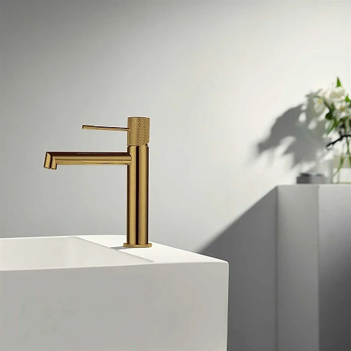 Смеситель для раковины Vincea Desire VBF-1D1BG брашированное золото Смеситель для раковины Vincea Desire VBF-1D1BG брашированное золото