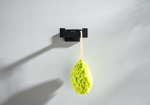 Крючок Aquatek ЛИБРА AQ4302MB черный матовый Крючок Aquatek ЛИБРА AQ4302MB черный матовый