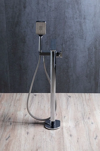 Смеситель для ванны с душем Allen Brau Infinity 5.21009-00 Смеситель для ванны с душем Allen Brau Infinity 5.21009-00