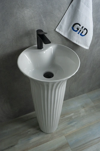 Раковина Gid Nb132 81113 напольная белая 41x41x84 Раковина Gid Nb132 81113 напольная белая 41x41x84