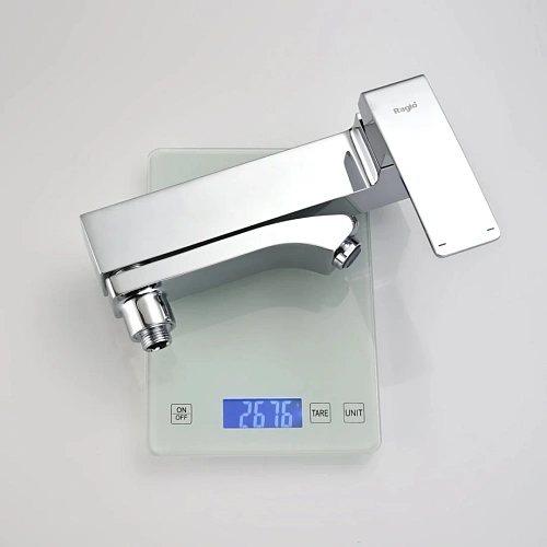 Смеситель для ванны Raglo R01.30, хром Смеситель для ванны Raglo R01.30, хром