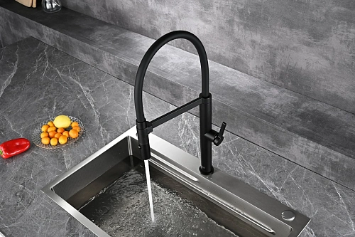 Смеситель для кухни AQUAme Cucina AQM9904MB с гибким изливом, черный матовый Смеситель для кухни AQUAme Cucina AQM9904MB с гибким изливом, черный матовый