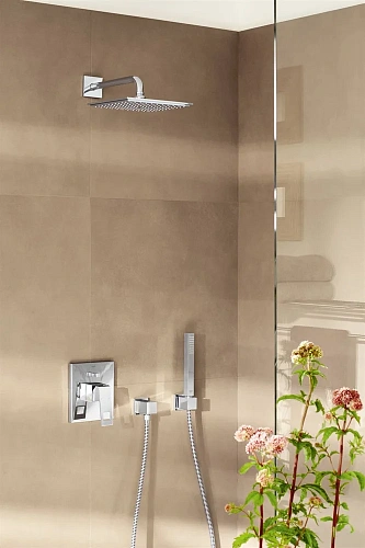 Душевая лейка GROHE Euphoria Cube (27698000) 1 режим, хром Душевая лейка GROHE Euphoria Cube (27698000) 1 режим, хром