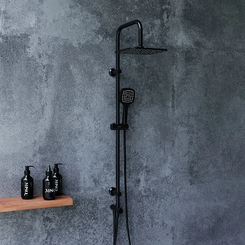 Душевая система Dorff Norma D0712020 с квадратными лейками, черный Душевая система Dorff Norma D0712020 с квадратными лейками, черный