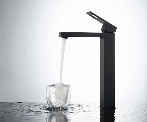 Смеситель для раковины Timo Briana 7111/03F черный Смеситель для раковины Timo Briana 7111/03F черный