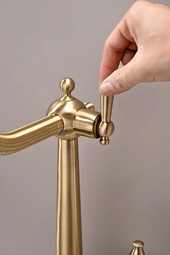 Смеситель для кухни Paulmark Retro бронза Re213226-BR Смеситель для кухни Paulmark Retro бронза Re213226-BR