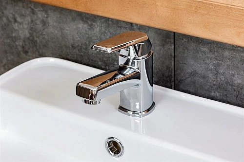 Смеситель для раковины OneLife P02-021cr Смеситель для раковины OneLife P02-021cr