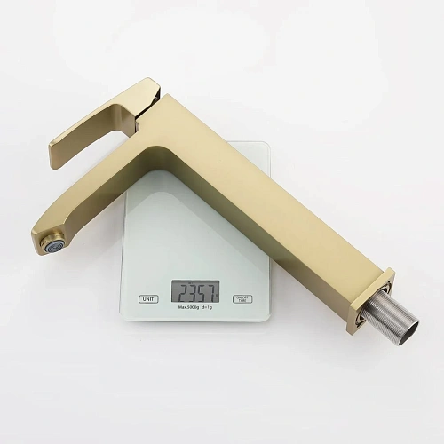 Смеситель для раковины Raglo R01.15.03, золотой сатин Смеситель для раковины Raglo R01.15.03, золотой сатин