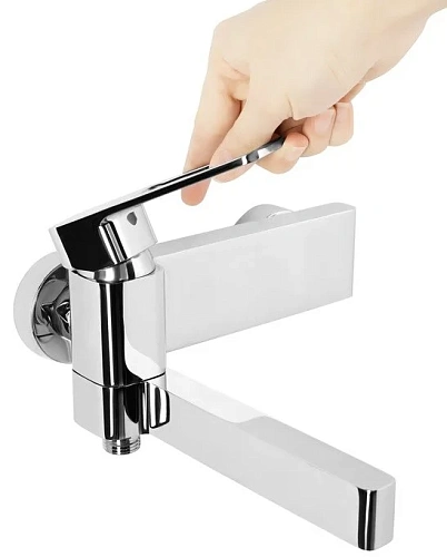 Смеситель для ванны IDDIS Slide (SLISB00i02WA) Смеситель для ванны IDDIS Slide (SLISB00i02WA)